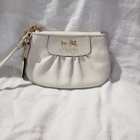 Coach Small Leather Wristlet | Like New - Picture 1 of 5